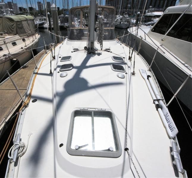 1997 Jeanneau 42 Center Cockpit