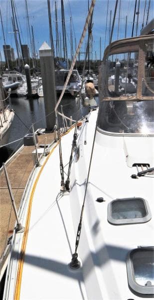 1997 Jeanneau 42 Center Cockpit