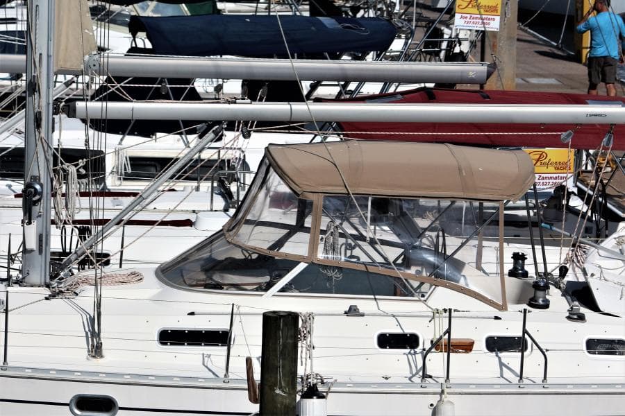 1997 Jeanneau 42 Center Cockpit