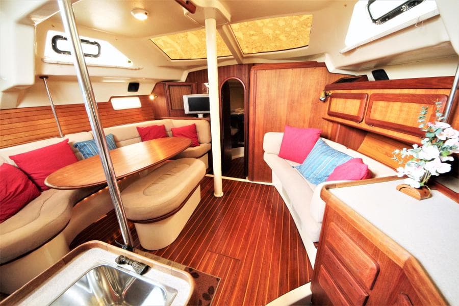 1993 Hunter 42 Passage