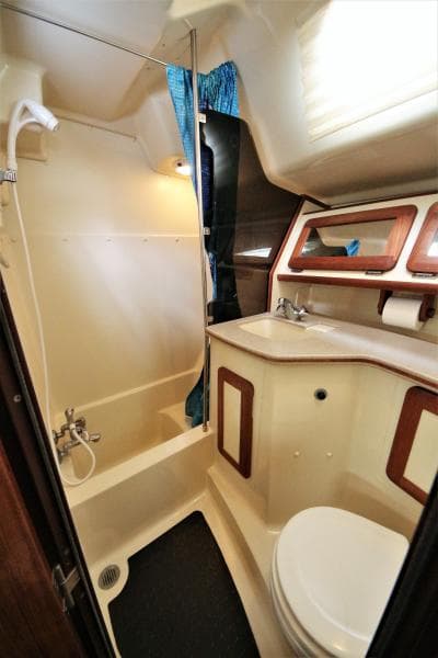 1993 Hunter 42 Passage