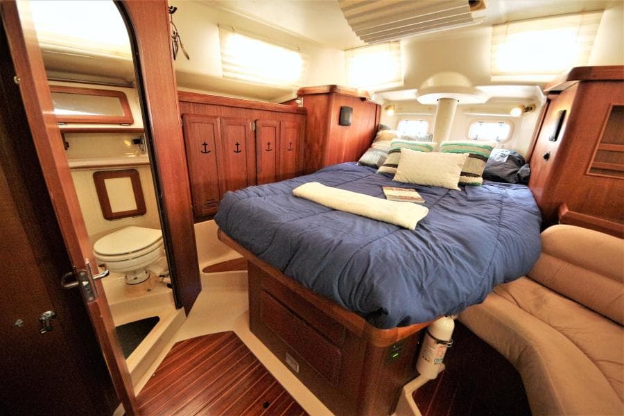 1993 Hunter 42 Passage