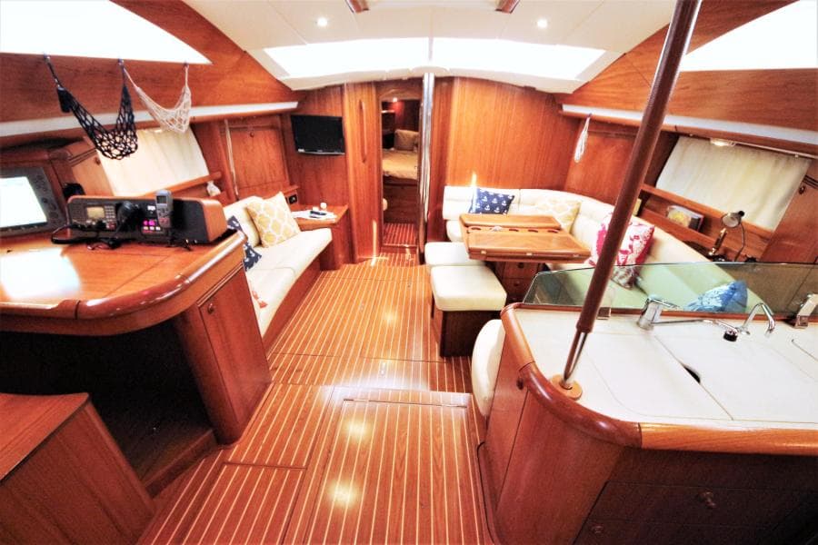 2008 Jeanneau 49 Deck Salon