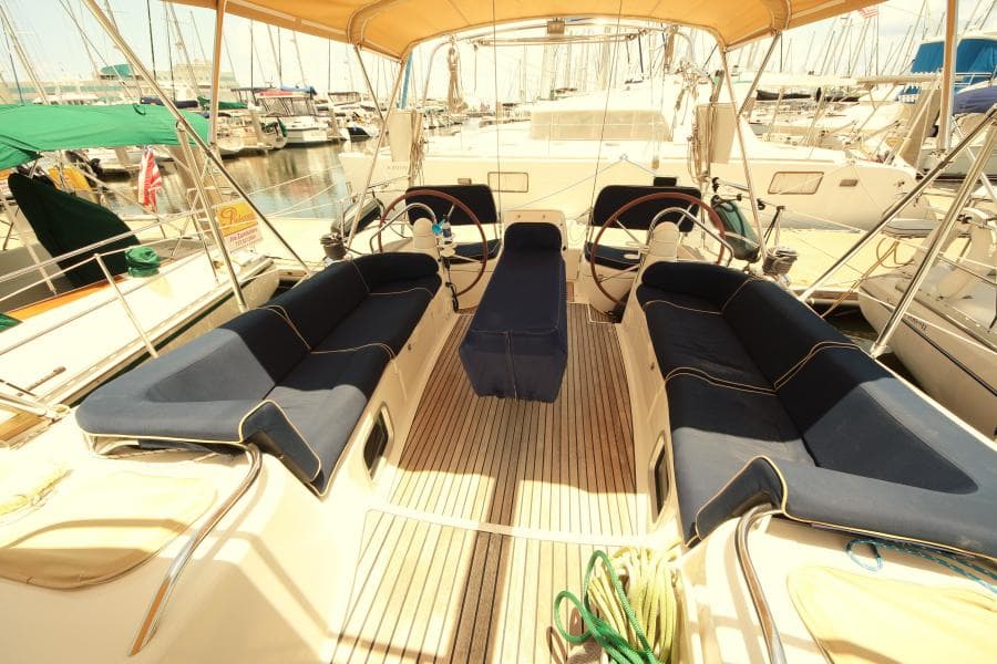 2008 Jeanneau 49 Deck Salon