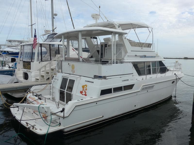 1997 Carver 430