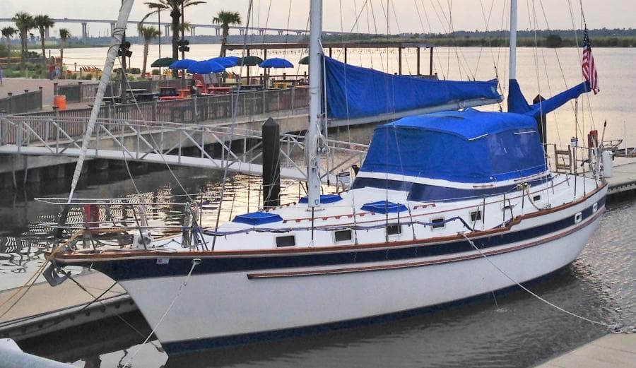 1980 Endeavour 43 Center Cockpit