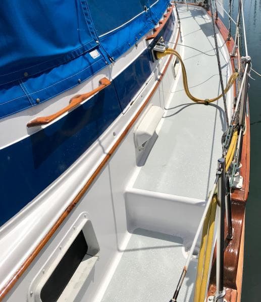 1980 Endeavour 43 Center Cockpit