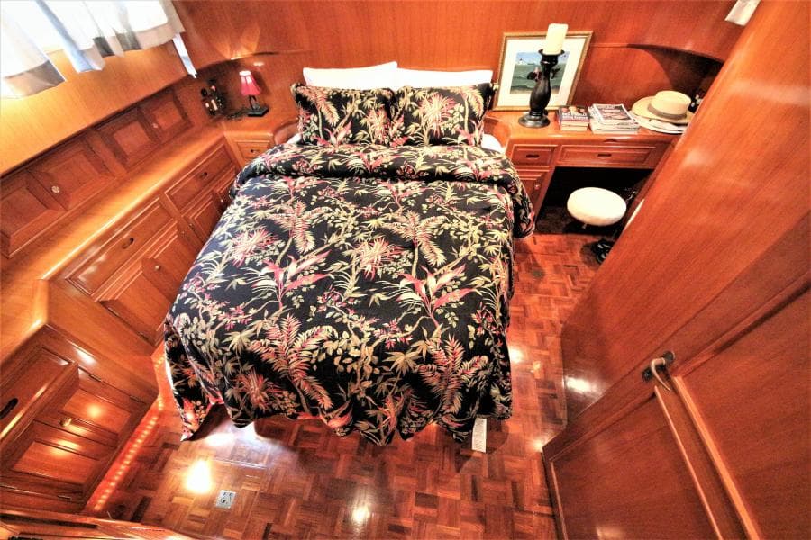 2000 Ocean Alexander 423 Classico