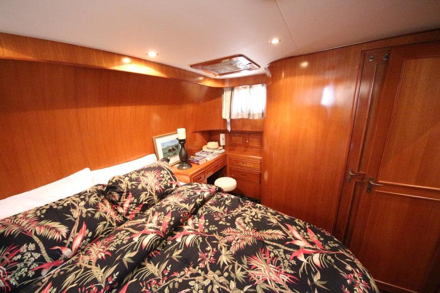 2000 Ocean Alexander 423 Classico