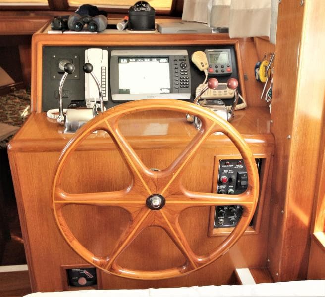 2000 Ocean Alexander 423 Classico