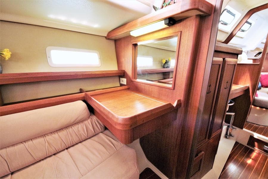 1993 Hunter 42 Passage