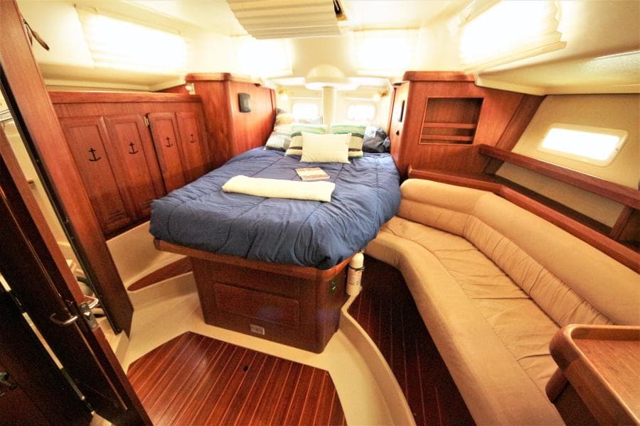 1993 Hunter 42 Passage