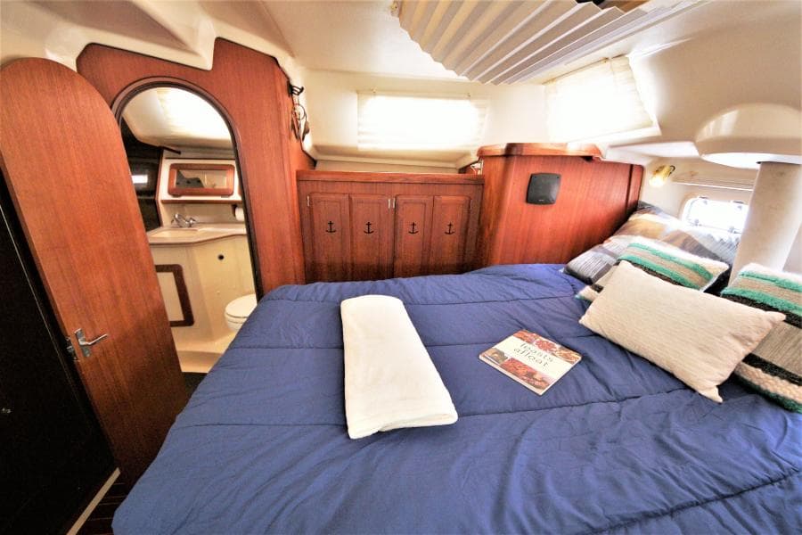 1993 Hunter 42 Passage