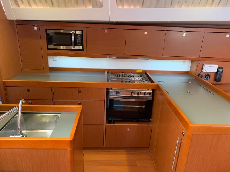 2014 Beneteau Oceanis 48