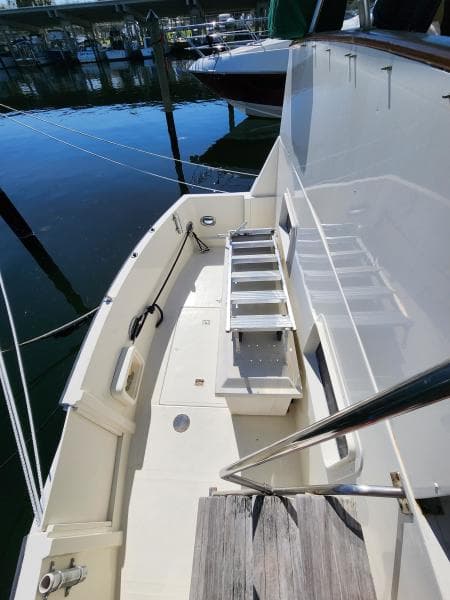 1989 Jefferson Cockpit Motor Yacht