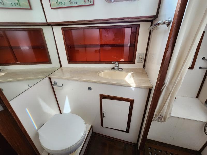 1989 Jefferson Cockpit Motor Yacht