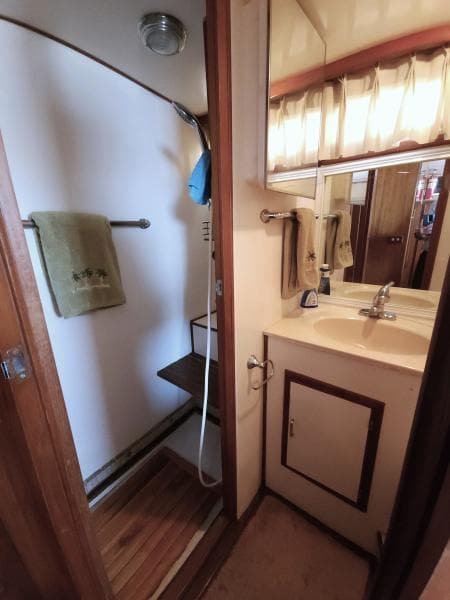 1989 Jefferson Cockpit Motor Yacht