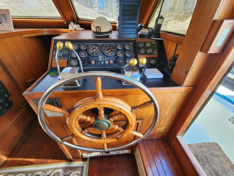 1989 Jefferson Cockpit Motor Yacht