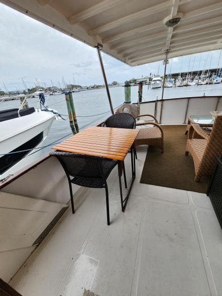 1989 Jefferson Cockpit Motor Yacht