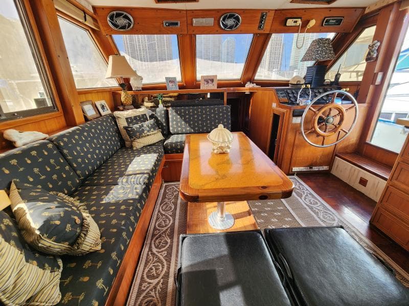 1989 Jefferson Cockpit Motor Yacht