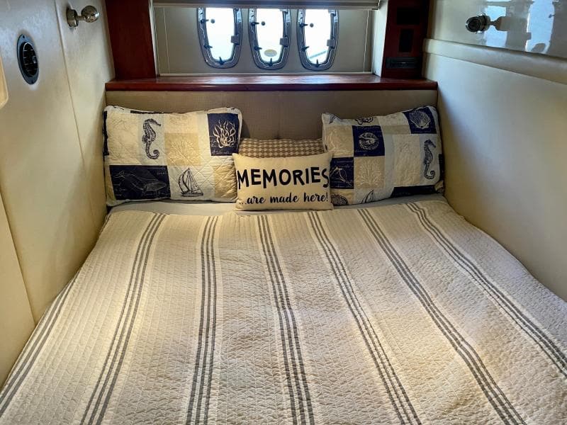 2007 Cruisers Yachts 447