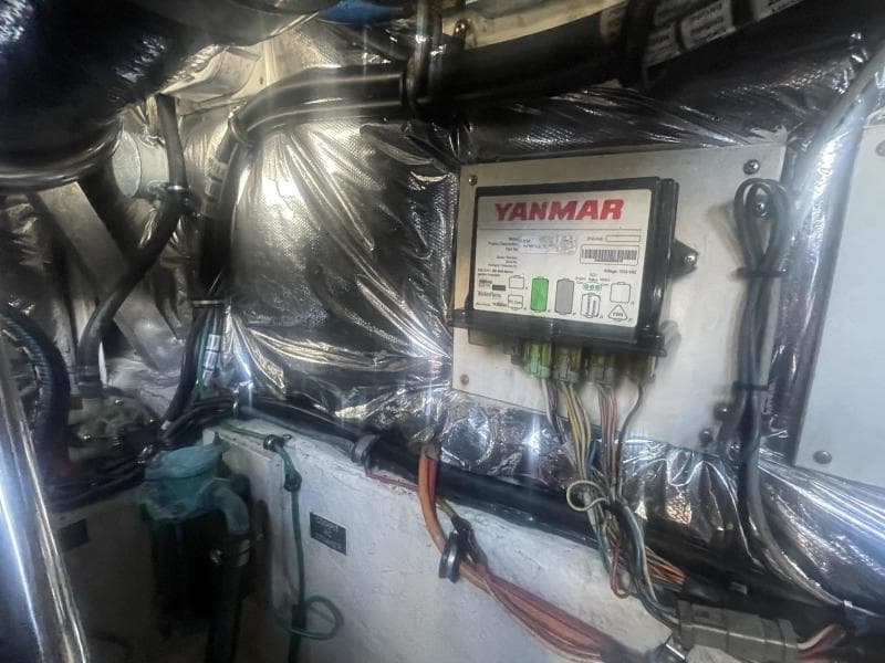 2007 Cruisers Yachts 447