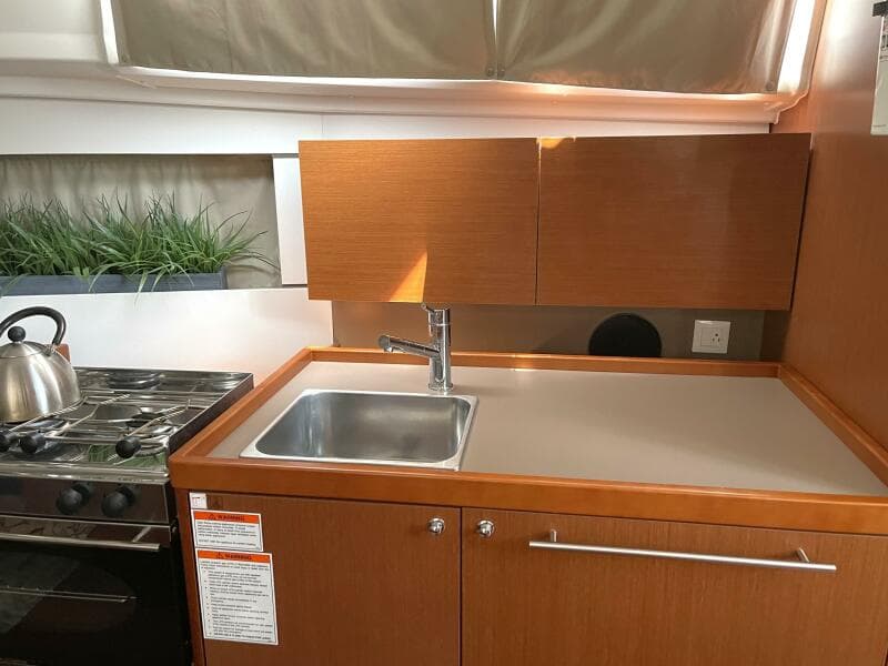 2016 Beneteau Oceanis 35 - Photo 6