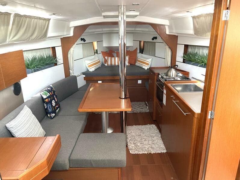 2016 Beneteau Oceanis 35 - Photo 3