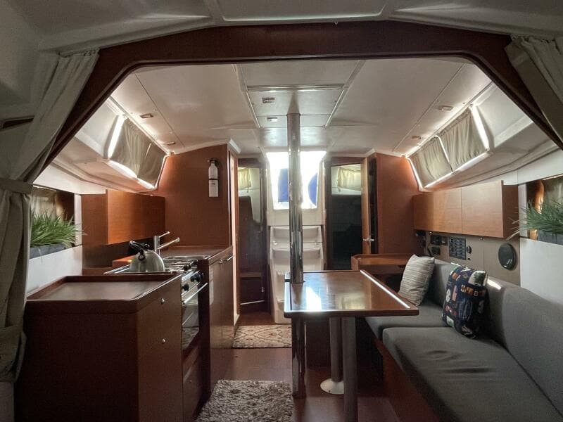 2016 Beneteau Oceanis 35 - Photo 10