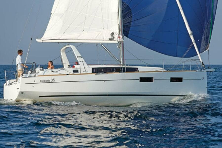 2016 Beneteau Oceanis 35
