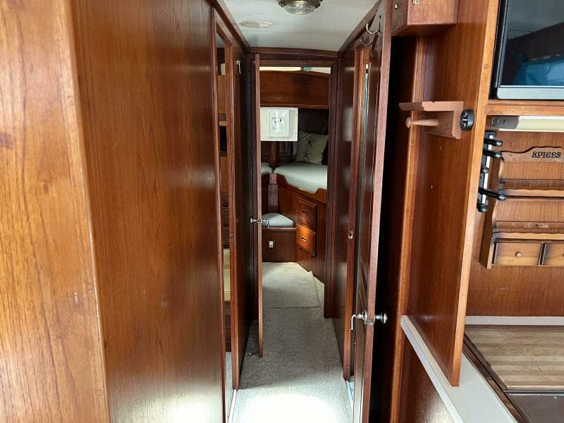 1976 Gulfstar 53 Trawler - Photo 13