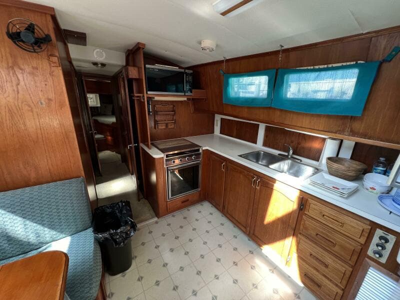 1976 Gulfstar 53 Trawler - Photo 9