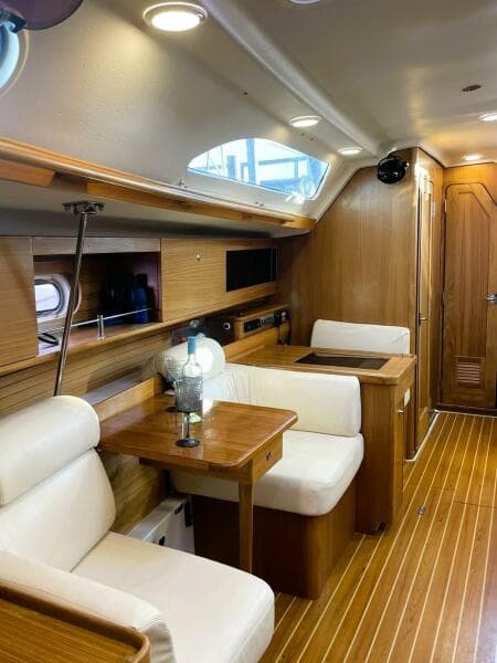 2010 Catalina 445