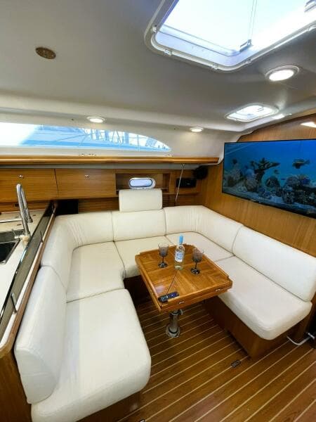 2010 Catalina 445