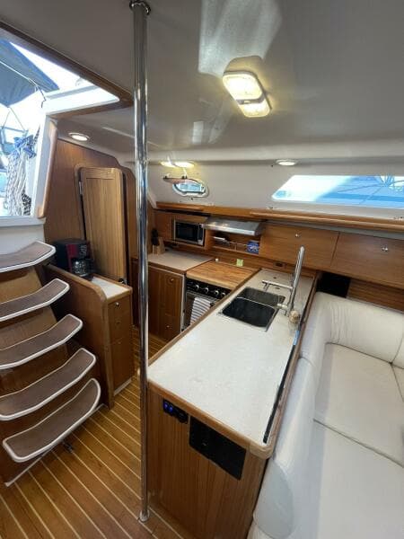 2010 Catalina 445