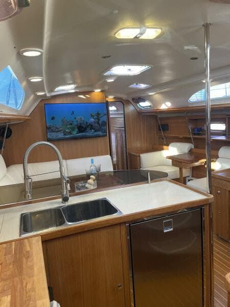 2010 Catalina 445