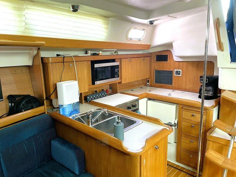 2004 Catalina 350
