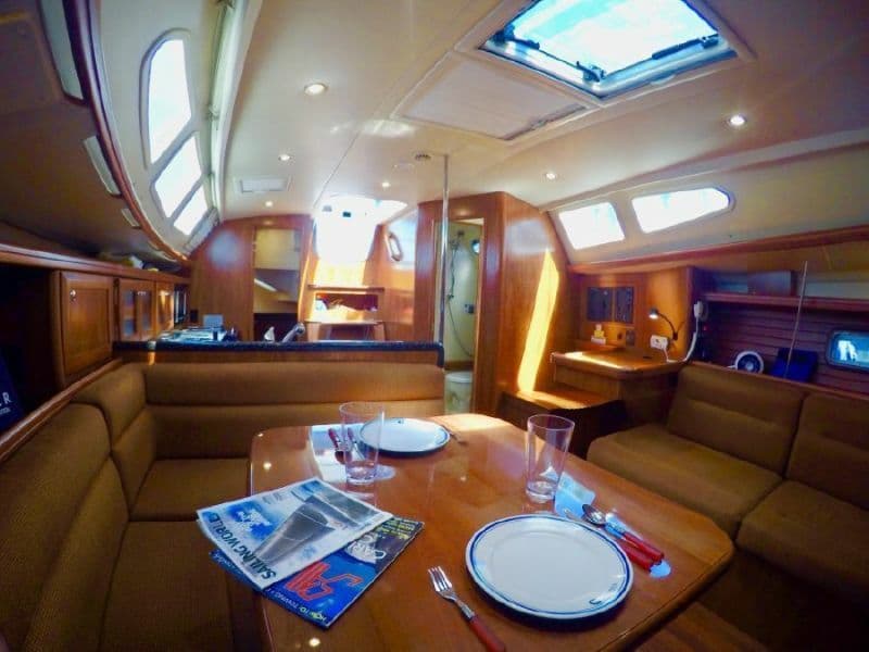 2011 Hunter 39 - Photo 23