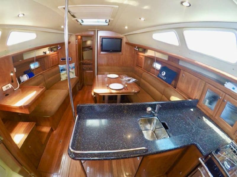 2011 Hunter 39 - Photo 14