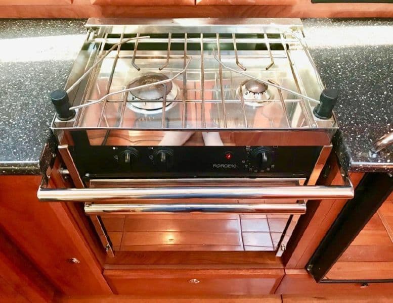 2011 Hunter 39 - Photo 10