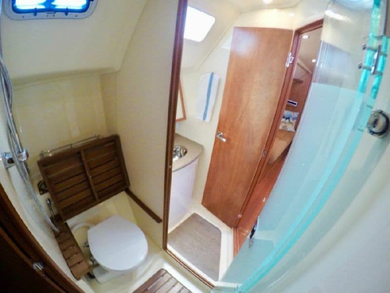 2011 Hunter 39 - Photo 32