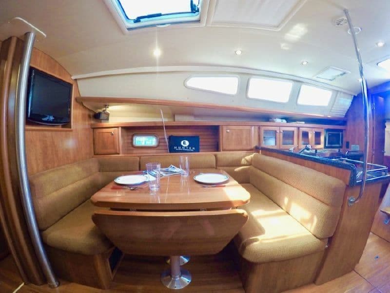 2011 Hunter 39 - Photo 19