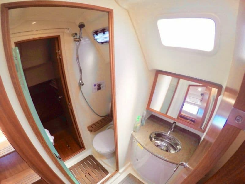 2011 Hunter 39 - Photo 29