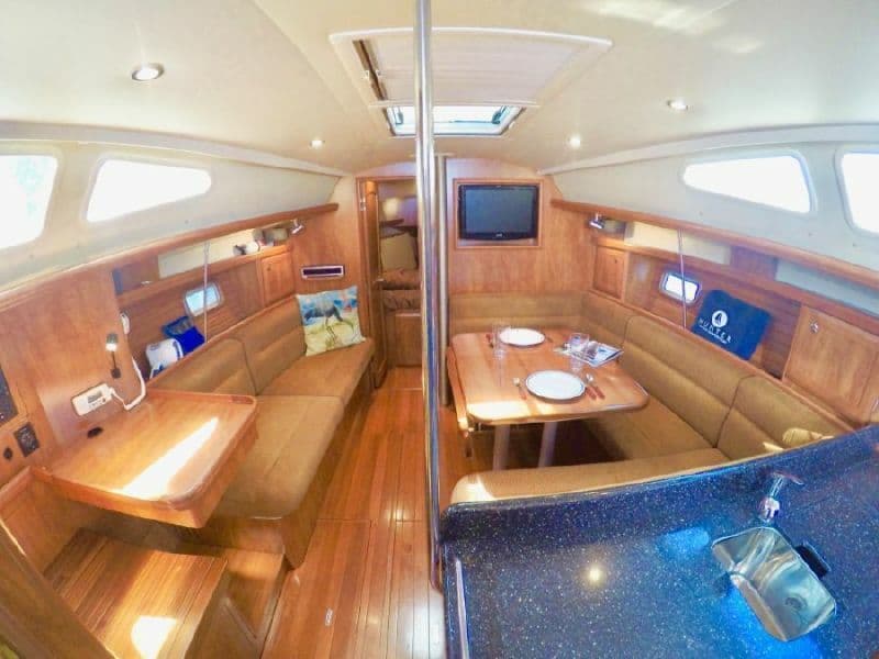 2011 Hunter 39 - Photo 15