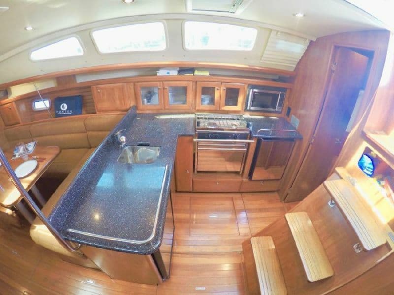2011 Hunter 39 - Photo 4