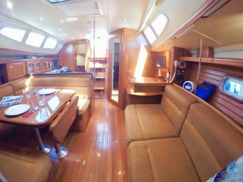 2011 Hunter 39 - Photo 22