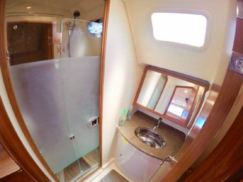 2011 Hunter 39 - Photo 33