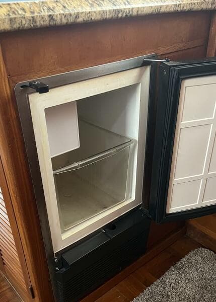 1987 DeFever Tri-Cabin - Photo 28