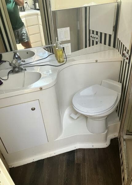 1996 Hatteras Cockpit Motoryacht