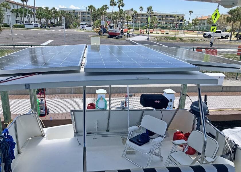 1996 Hatteras Cockpit Motoryacht